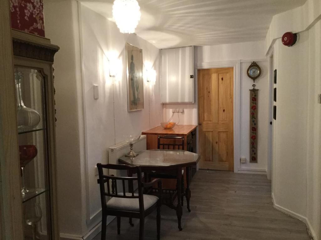 Garden Flat 1 Bed & Breakfast Llandudno Dış mekan fotoğraf